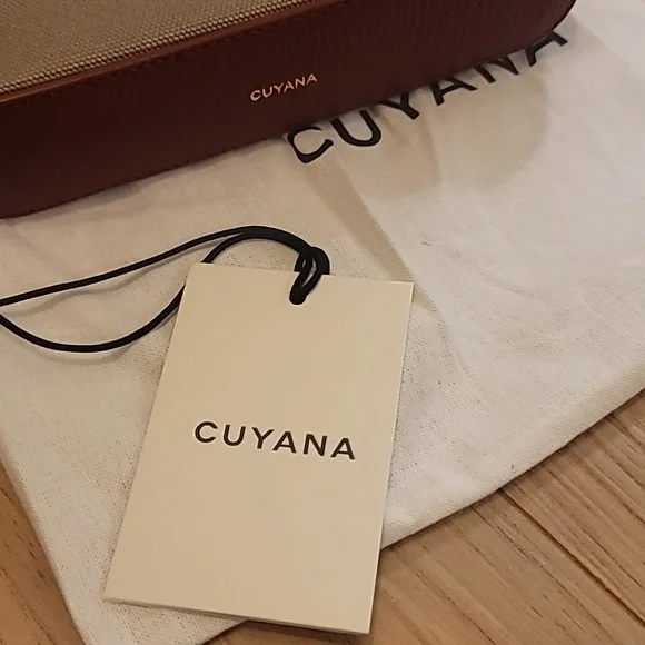 Cuyana Mini Canvas and Leather Tan and Deep Red Pouch with Gold Zipper - Picture 8 of 8